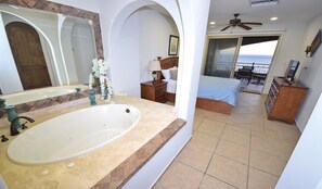 Family Condo, 2 Bedrooms, Ocean View, Beachfront | Bathroom | Shower, free toiletries, towels, soap - RPB Property Management (Puerto Peñasco)