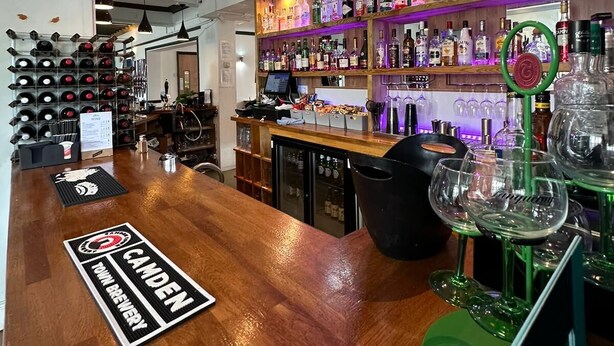 Bar (on property) - The Pheasant Bar & Restaurant Hotel (Wokingham)