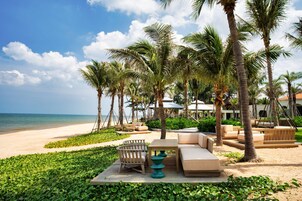 Pantai persendirian, pasir putih, bar pantai