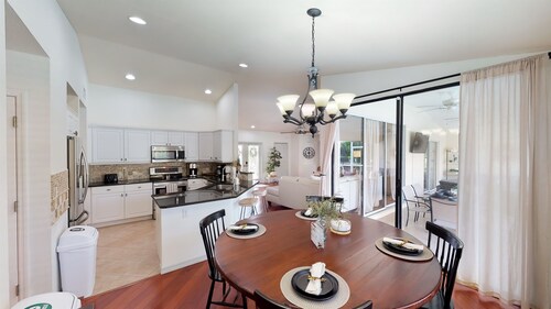 Cozy Lanai w/ Secluded, Heated Pool. Washer/Dryer. No Add'l Charges!