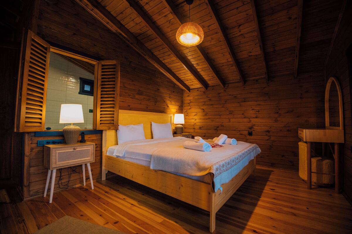 Family Suite | Peralatan tempat tidur premium, meja, kalis bunyi 