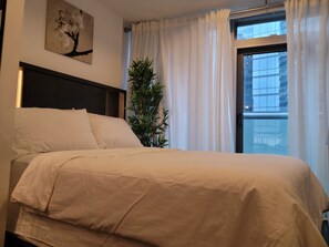 1 soverom, skrivebord, strykejern/-brett og wi-fi (inkludert)