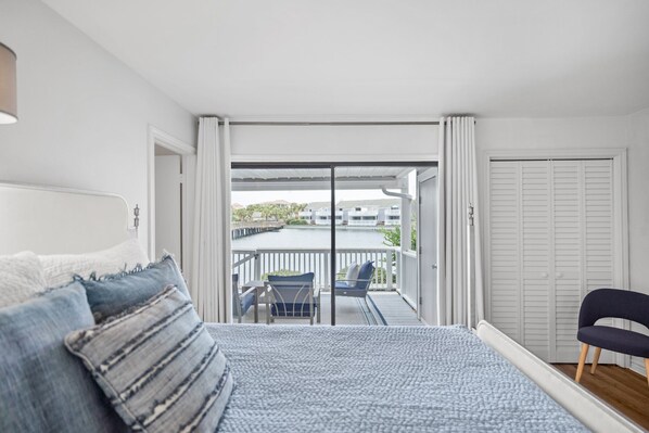 2 Schlafzimmer, Schreibtisch, Bügeleisen/Bügelbrett, Reisekinderbett