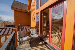 Townhome, Multiple Beds, Courtyard View (Antlers Gulch 403) | Balcony - Antlers Gulch 403 (Keystone)