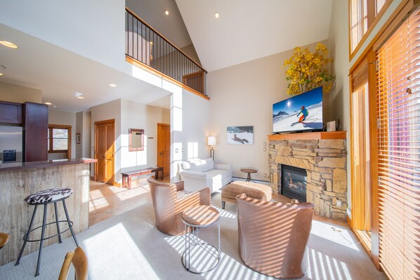Townhome, Multiple Beds, Courtyard View (Antlers Gulch 403) | Living area