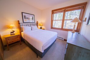 Townhome, Multiple Beds, Courtyard View (Antlers Gulch 403)