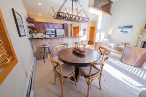 Townhome, Multiple Beds, Courtyard View (Antlers Gulch 403) | Dining room