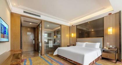 Guangchang Siji Hotel (Shenzhen Gongming Square Metro Station)
