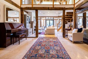Interior - Entertain, Celebrate, Relax in Period Luxury Barn - Perfect for family groups (Taplow)