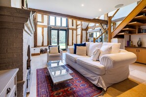 Smart TV, fireplace, DVD player, books