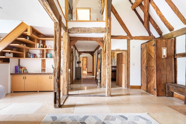 Interior - Entertain, Celebrate, Relax in Period Luxury Barn - Perfect for family groups (Taplow)