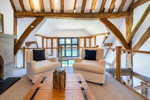 Interior - Entertain, Celebrate, Relax in Period Luxury Barn - Perfect for family groups (Taplow)