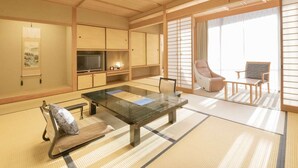 Living room - Hotel Nakanoshima (Nachikatsuura)