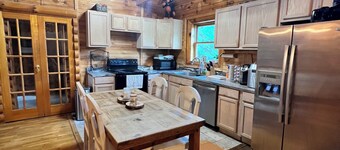 Cozy Cabin 25 minutes from UofA!