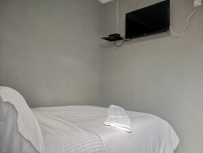 5 bedrooms, free WiFi, bed sheets