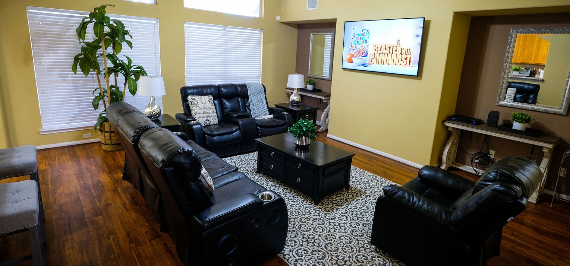 Signature House, 6 Bedrooms, Non Smoking | Living area | Flat-screen TV