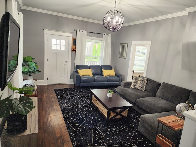 Spacious 4 Bedroom Home In The Heart Of Camas! - Washougal, WA