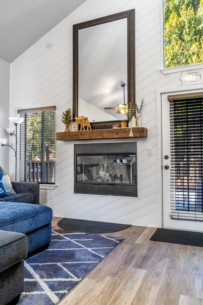 2 Minutes To Lake, 30 Mins To China Peak  🐻💦 ⛷🌲 🎣 🏂🚣‍♂️🧗‍♀️🚴‍♀️🏔