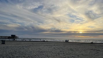 靠近海滩