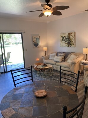 تلفزيون ذكي، مشغل دي في دي