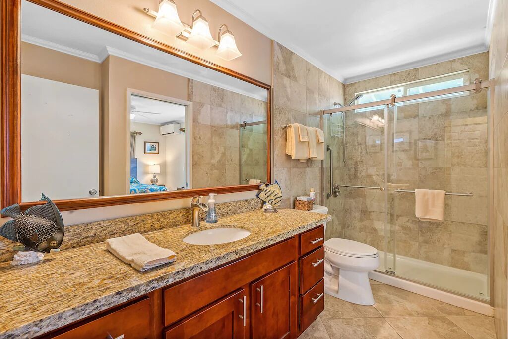 Combined shower/tub, hair dryer, towels, soap