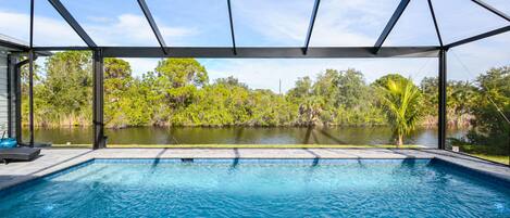 Piscina all'aperto, una piscina riscaldata