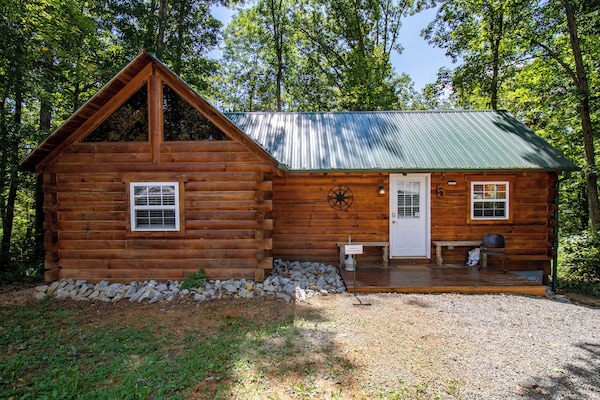 Cabin 5 Shady Pines | 1 bedroom, premium bedding, individually decorated