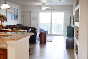 Smart-TV, bøker og PC-skjermer