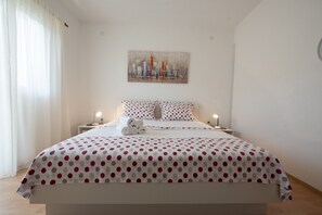 3 soverom, strykejern/-brett, wi-fi (inkludert) og sengetøy