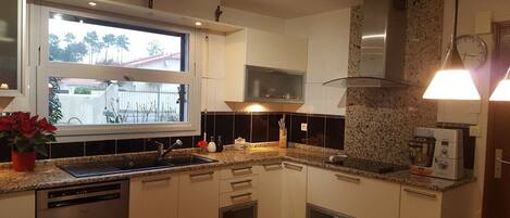 Fridge, microwave, oven, dishwasher