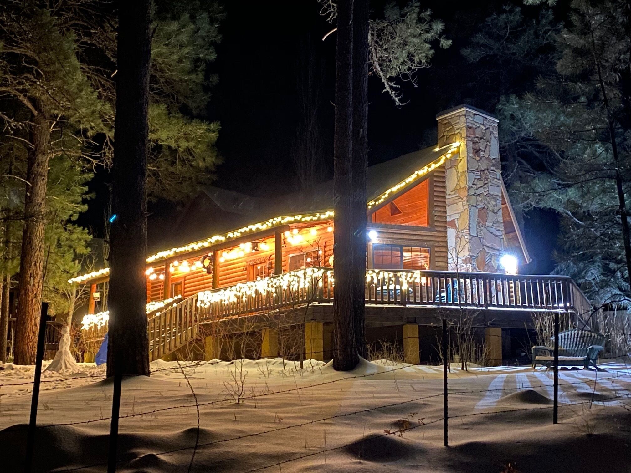 CABIN ON THE TRAILHEAD, STEPS TO LAKE