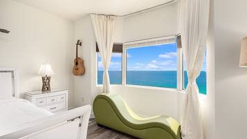 4 bedrooms, blackout curtains, iron/ironing board, free WiFi