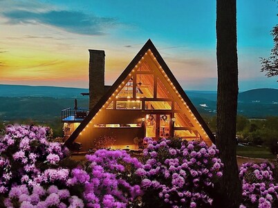 A-frame W/ Hot-tub, Mountain View & tennis court