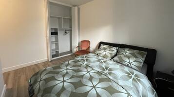 2 chambres, fer et planche Ă repasser, Wi-Fi gratuit, draps fournis