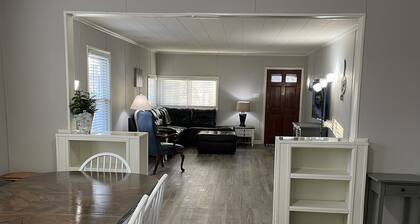 Jackson House; Pets Welcome