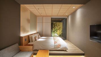 Kamar, Bebas Asap Rokok (Queen Room with Shower) | Seprai antialergi, brankas, didekorasi berbeda-beda, dan meja kerja