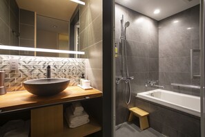 Comfort Twin with Bath, Non Smoking | Bathroom | Free toiletries, hair dryer, slippers, bidet - HOTEL LEGASTA Kyoto Higashiyama Sanjo (Kyoto)