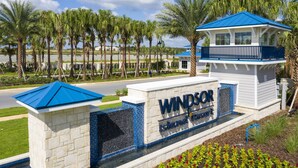 Property grounds - Beautiful 6 Bedroom Home w/ Private Pool and Spa at Windsor Island (Davenport)