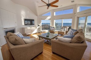 TV, fireplace, table tennis