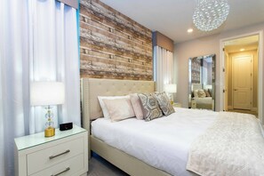 House (6 Bedrooms) | Interior