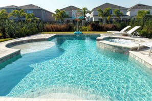 House (6 Bedrooms) | Interior