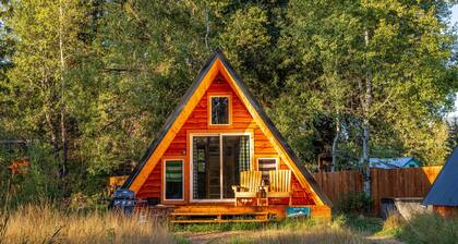 Glacier Nat'l Park A-frame w/ hot tub- ElkCalf Mountain A-Frame, GNP basecamp!