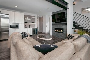 TV, fireplace, stereo - Stunning, Modern, Brand New Luxury in the Sanctuary at Keystone with Private Hot Tub (Keystone)