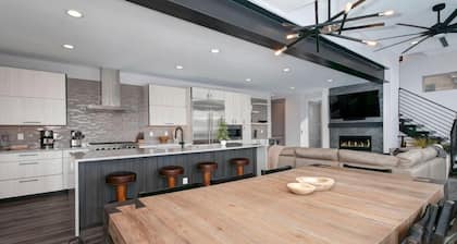 Stunning, Modern, Brand New Luxury in the Sanctuary at Keystone with Private Hot Tub