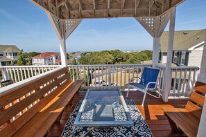 Property grounds - Oceanside, Close to Beach, Private Pool, Hot Tub, FS1, Duck Chill Inn (Duck)