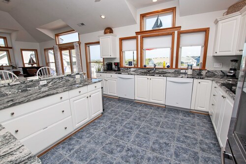 Oceanside, Close to Beach, Private Pool, Hot Tub, FS1, Duck Chill Inn