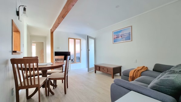 Apartment | Living area | 42-inch TV with digital channels