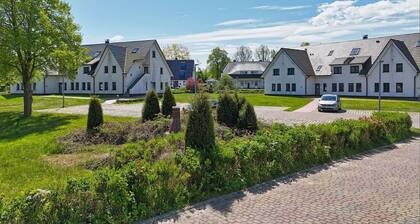 Beachfront vacation rental with a terrace, access to the pool and sauna - Rex Rugia H-1010 -