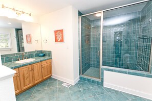 Shower, towels - Soundfront, ELEV, Private Pool, Pool Table, Water Views, VOH1, Soundly Sea-Cluded (Corolla)