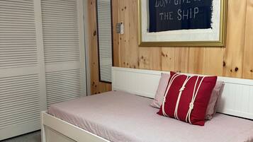 1 Schlafzimmer, BĂŒgeleisen/BĂŒgelbrett, kostenloses WLAN, BettwĂ€sche